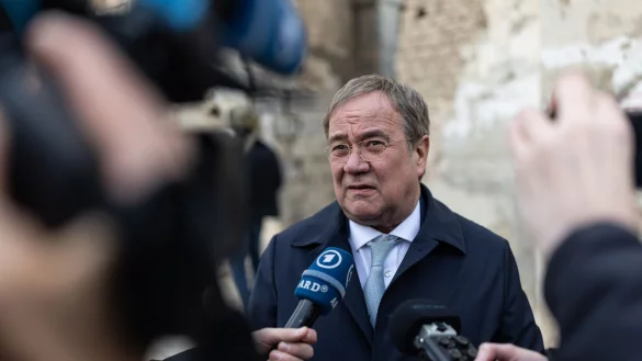 Laschet will Trump von Europa überzeugen. (Archivbild) - © Hannes P. Albert/dpa