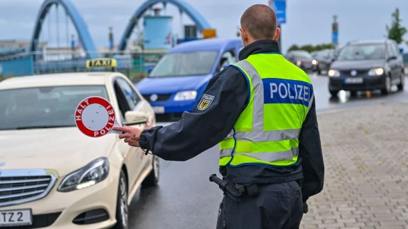 Im 5-Punkte-Papier der CDU/CSU ist auch die Forderung nach dauerhaften Grenzkontrollen die Rede. Station&auml;re Kontrollen an allen deutschen Landgrenzen gibt es allerdings bereits seit 2024. - &copy; Patrick Pleul/dpa