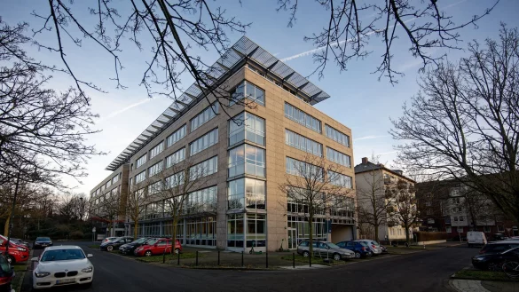 Die Zentrale des Bau- und Liegenschaftsbetriebs (BLB) wurde vergangene Woche durchsucht. (Archivbild) - © Henning Kaiser/dpa