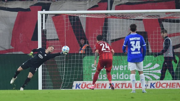Führungstreffer für Düsseldorf. - © Revierfoto/dpa