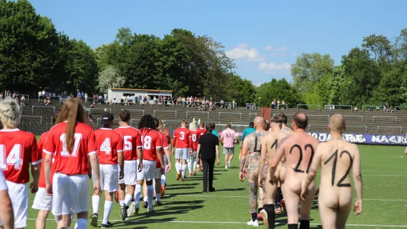 Hier spielt die &laquo;Nacktionalmannschaft&raquo;. - &copy; Sascha Thelen/dpa