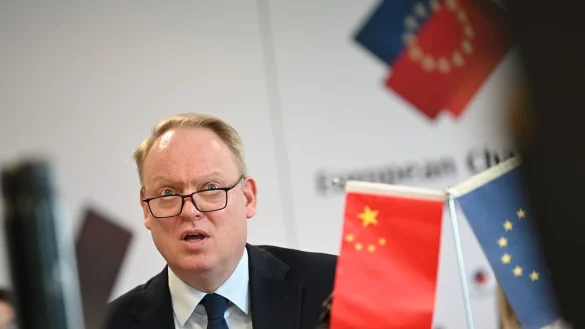 EU-Handelskammerpräsident Eskelund kritisierte den Antragsprozess den Export seltener Erden. (Archivbild) - © Johannes Neudecker/dpa