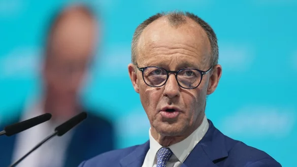 Die CDU wolle «gerade in diesem Wahlkampf alles tun», um die AfD «wieder so klein wie möglich zu machen», sagte Merz. - © Michael Kappeler/dpa