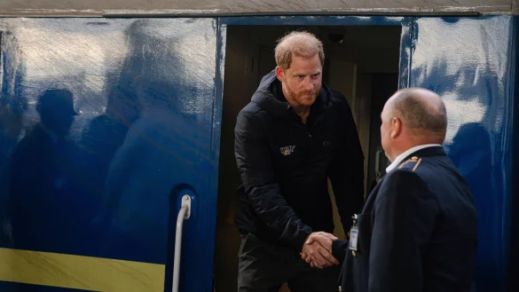 Prinz Harry reist mit einem Anliegen in die Ukraine. - &copy; Eisenbahngesellschaft Ukrzaliznytsia/AP/dpa