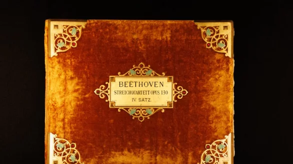 Das Beethoven-Haus in Bonn hat mit Hilfe mehrerer Unterstützer ein 200 Jahre altes Notenmanuskript des Komponisten Ludwig van Beethoven gekauft. - © Lydia Ramos/Beethoven-Haus Bonn/dpa