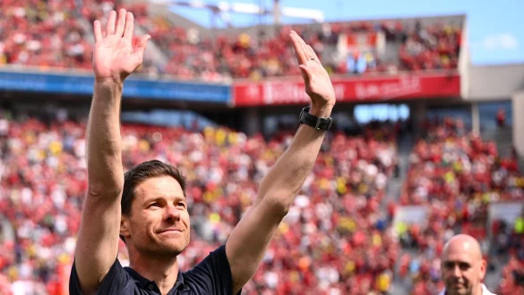 Xabi Alonso kehrt Leverkusen den Rücken und will nun mit Real Madrid Titel holen. - © Marius Becker/dpa