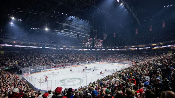 Die Zuschauerzahl in der DEL wurde noch einmal gesteigert. - &copy; Rolf Vennenbernd/dpa