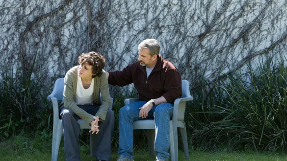 Vater David (Steve Carell, r) und Sohn Nic Sheff (Timoth&eacute;e Chalamet, l) m&uuml;ssen reden. - &copy; Fran&ccedil;ois Duhamel/MDR/AMAZON CONTENT SERVICES/dpa