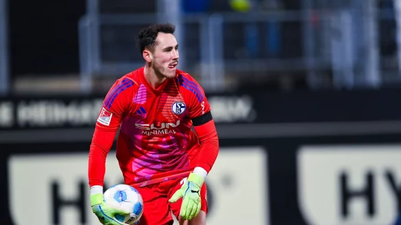 Schalkes Justin Heekeren bleibt zunächst die Nummer eins. - © Silas Schueller/DeFodi Images/dpa