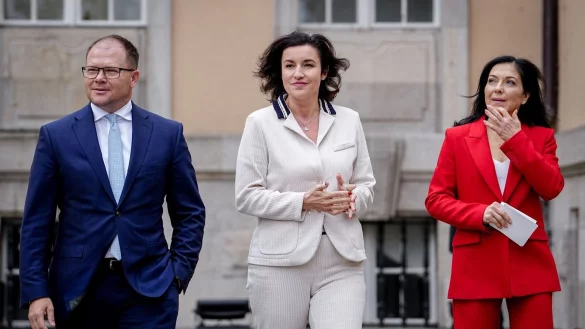 Schneider trat gemeinsam mit Wirtschaftsministerin Reiche und Forschungsministerin Dorothee B&auml;r vor die Presse. - &copy; Kay Nietfeld/dpa