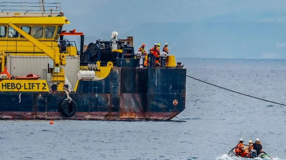 Bei den Arbeiten kam ein 39 Jahre alter Taucher aus den Niederlanden ums Leben. (Archivbild) - © Salvatore Cavalli/AP/dpa