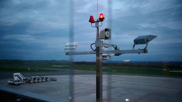 Ein zehn Jahre langer Rechtsstreit um die Ausweitung der Flugzeiten am Flughafen Dortmund ist jetzt endgültig beendet - zugunsten des Airports (Foto-Archiv). - © Bernd Thissen/dpa