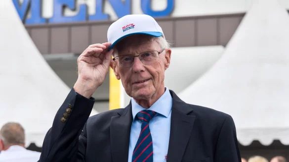 Eugen Block k&uuml;mmert sich weiterhin intensiv um seine Gastronomie-Unternehmen und hat k&uuml;rzlich eine &laquo;Gastro-Bibel&raquo; verfasst. (Archivbild) - &copy; Marcus Golejewski/dpa