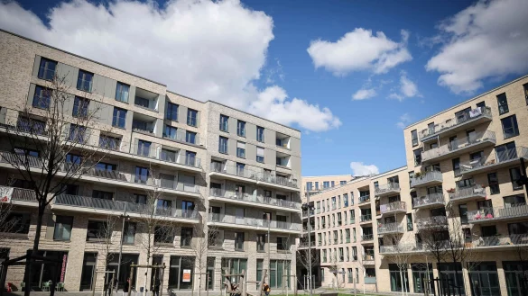 Steigende Immobilienpreise und Wohnungsmangel treiben die Menschen in Deutschland um (Archivbild) - &copy; Christian Charisius/dpa