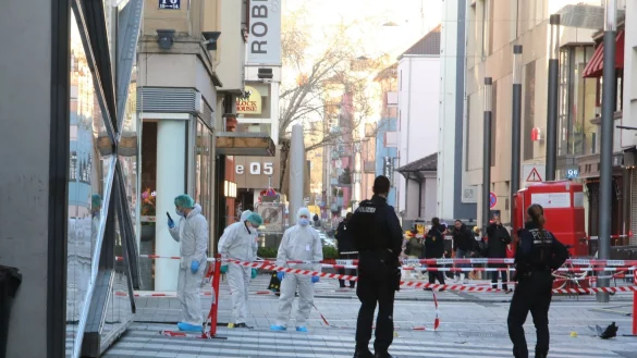 Der Todesfahrer von Mannheim wollte sich nach Angaben der Staatsanwaltschaft von der Polizei erschießen lassen. Der Tatverdächtige ist nach bisherigen Erkenntnissen psychisch krank. (Archivfoto) - © Dieter Leder/dpa