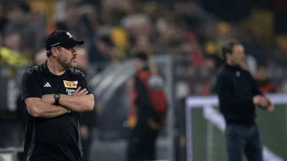 Bedient: Union-Coach Steffen Baumgart. - © Fabian Strauch/dpa