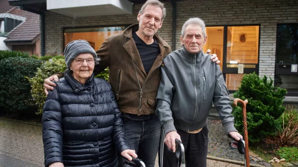 Die Mutter von Schauspieler Ralf Moeller, Ursula (links), ist gestorben. Vater Helmut starb 2022. (Archivbild) - &copy; Bernd Thissen/dpa
