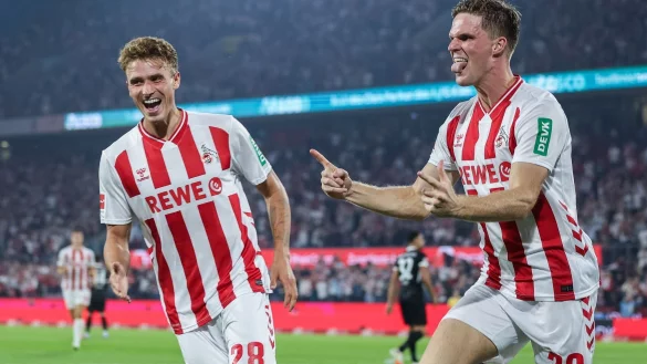 K&ouml;lns Marius B&uuml;lter bejubelt sein Tor zum 2:0. - &copy; Revierfoto/dpa