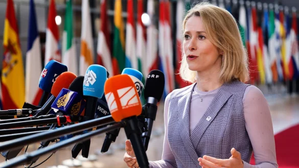 Sieht die EU-Staaten bei Milit&auml;rhilfen in der Pflicht: Die EU-Au&szlig;enbeauftragte Kaja Kallas. - &copy; Geert Vanden Wijngaert/AP/dpa