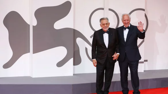 Francis Ford Coppola (l) und Werner Herzog auf dem roten Teppich. - © Mickael Chavet/ZUMA Press Wire/dpa