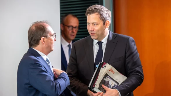 Bundesinnenminister Alexander Dobrindt (CSU) hat diese Woche erneut eine Reform ins Kabinett gebracht. - © Michael Kappeler/dpa