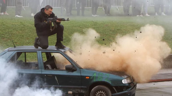 Ein Kino in Kroatien w&uuml;rdigt die Arbeit der Stuntleute mit einem eigenen Festival. - &copy; -/XinHua/dpa