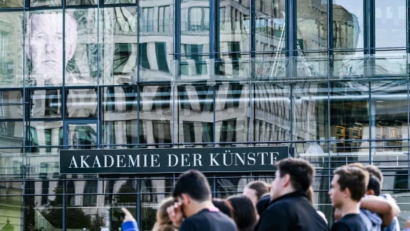 Die Akademie der Künste in Berlin hat sich dem Appell angeschlossen. (Archivbild) - © Britta Pedersen/dpa