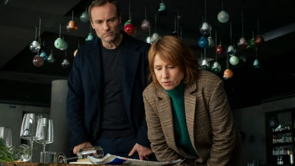 Die Hauptstadt ist in Unruhe. Susanne Bonard und Robert Karow sind auf der Suche nach einem Scharfsch&uuml;tzen. - &copy; Gordon Muehle/ARD/rbb/dpa