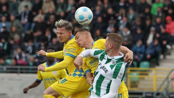 Im Abstiegskampf kann sich keine Mannschaft absetzen. - © Friso Gentsch/dpa