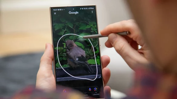 Google bringt das schon länger für Android verfügbare Feature «Circle to Search» nun auch auf iPhones und iPads. - © Christin Klose/dpa-tmn