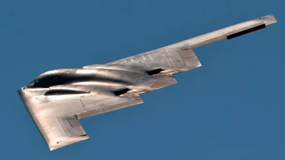 Die schwere Bombe vom Typ GBU-57 kann nur von B-2-Tarnkappenbombern der US-Luftwaffe abgeworfen werden. (Handout) - © Nathan Gallahan/U.S. Air Force/dpa