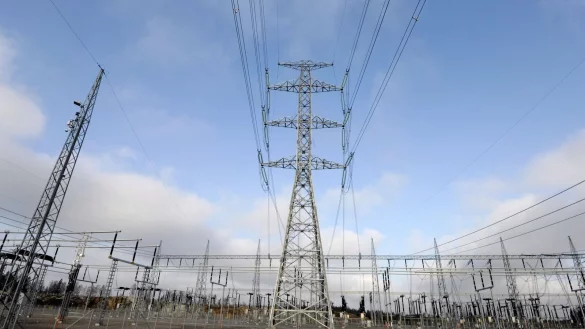 Politisch sind die baltischen Staaten l&auml;ngst in EU und Nato verankert, nun trennen sie eine der letzten gro&szlig;en Verbindungen zu Russland. - &copy; Markku Ulander/Lehtikuva/dpa