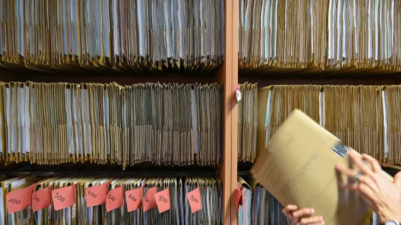 Unternehmen in Deutschland m&uuml;ssen eine Vielzahl von Vorschriften erf&uuml;llen - &copy; Arne Dedert/dpa