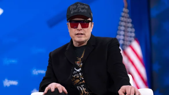 Musk verkündet seine weiteren Pläne auf seiner Plattform X. (Archivbild) - © Jose Luis Magana/AP/dpa