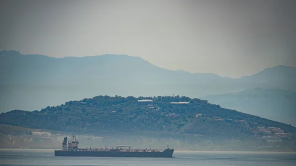 Technik f&uuml;r Schiffe darf k&uuml;nftig nicht mehr in den Iran geliefert werden. (Archivbild) - &copy; Marcos Moreno/AP/dpa