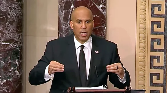 Mit seiner Marathonrede hat sich Cory Booker in den Geschichtsb&uuml;chern verewigt. - &copy; Uncredited/Senate Television/AP/dpa