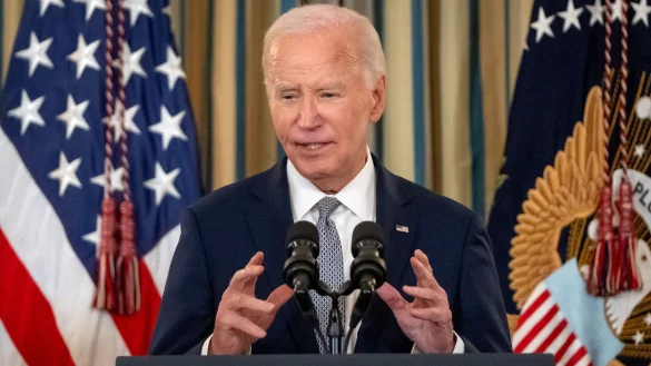 Präsident Biden machte weitere Details zu den Ermittlungen nach dem Terroranschlag publik. - © Mark Schiefelbein/AP/dpa