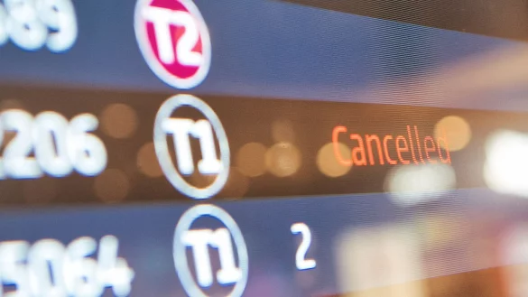 Der Großteil der Arbeit der Schlichtungsstelle Reise und Verkehr hat mit Problemen bei Flugreisen zu tun. (Archivbild) - © Paul Zinken/dpa/dpa-tmn