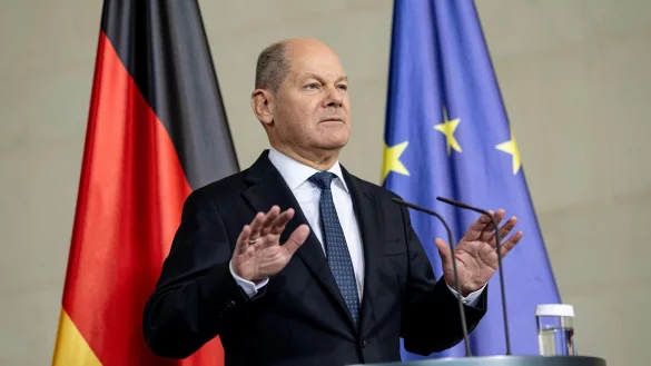 Bundeskanzler Scholz rechnet nicht damit, dass der k&uuml;nftige US-Pr&auml;sident Donald Trump die milit&auml;rische Unterst&uuml;tzung f&uuml;r die Ukraine einstellt. - &copy; Fabian Sommer/dpa