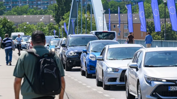 Zahlreiche Autos in der EU sind Firmenwagen. (Archivbild) - &copy; Patrick Pleul/dpa