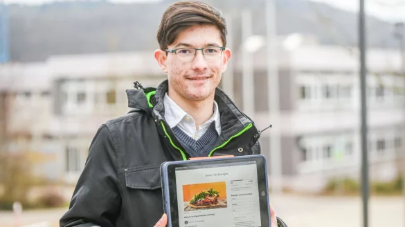 In einer Petition hat Lucas Fuchs rund 580 Unterschriften für einen Dönerstand in Essingen gesammelt. - © Jason Tschepljakow/dpa