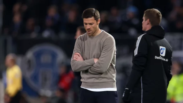 Die Taktik von Xabi Alonso ging bei Drittligist Bielefeld nicht auf. - © Friso Gentsch/dpa