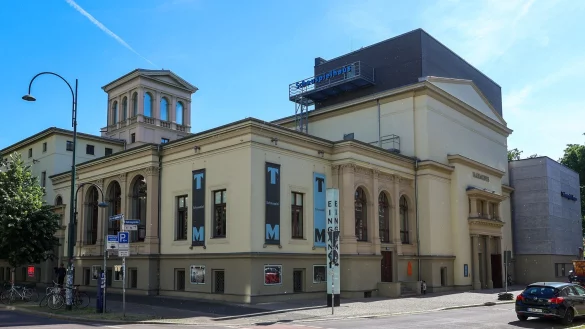 Das Theater Magdeburg liegt in einer Kritikerumfrage diesmal vorn. (Archivbild) - © Peter Gercke/dpa-Zentralbild/dpa