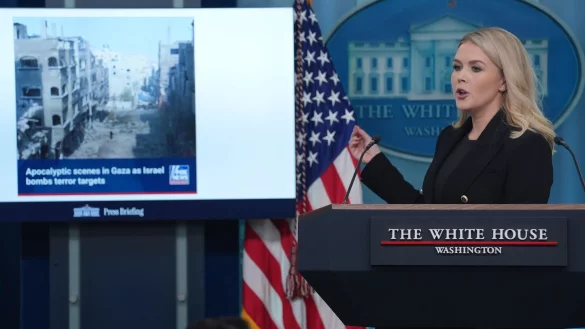 Das Weiße Haus bemüht sich, die Äußerungen von Trump zur Zukunft des Gazastreifens zu entschärfen. - © Evan Vucci/AP/dpa