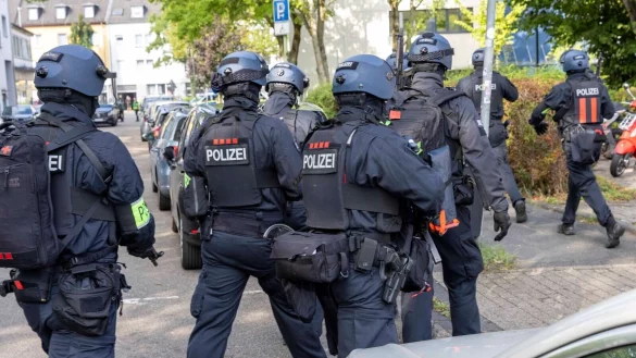 Der Gro&szlig;einsatz in Essen zog sich am Freitag &uuml;ber Stunden bis zur Festnahme des Tatverd&auml;chtigen hin. (Archivbild) - &copy; Justin Brosch/dpa