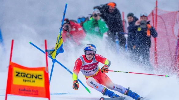 Der Schweizer Topstar Marco Odermatt fuhr im WM-Riesenslalom nur auf Rang vier. - © Jens Büttner/dpa