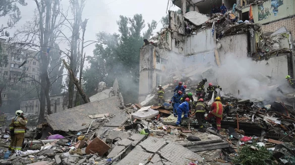 Nach dem massiven Angriff auf Kiew steigt die Zahl der Toten weiter - zudem wurden nach offiziellen Angaben rund 160 Menschen verletzt. (Archivbild) - &copy; Efrem Lukatsky/AP/dpa