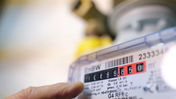 Steigende CO2-Preise könnten das Heizen mit Gas deutlich teurer machen. (Symbolbild) - © Bernd Weißbrod/dpa