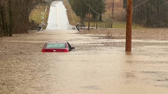 Bei schweren Überflutungen in Kentucky kamen mindestens acht Menschen ums Leben. - © -/Warren County Sheriff\\\'s Office via AP/dpa