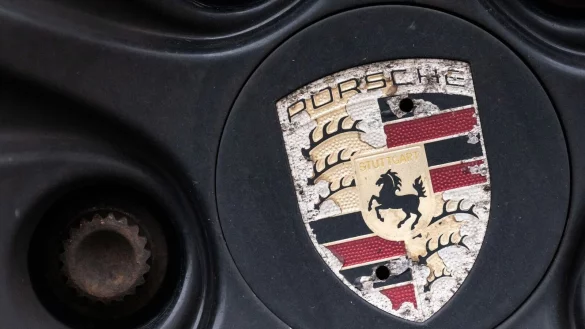 Der Sportwagenbauer Porsche steigt aus dem Dax ab. - &copy; Marijan Murat/dpa